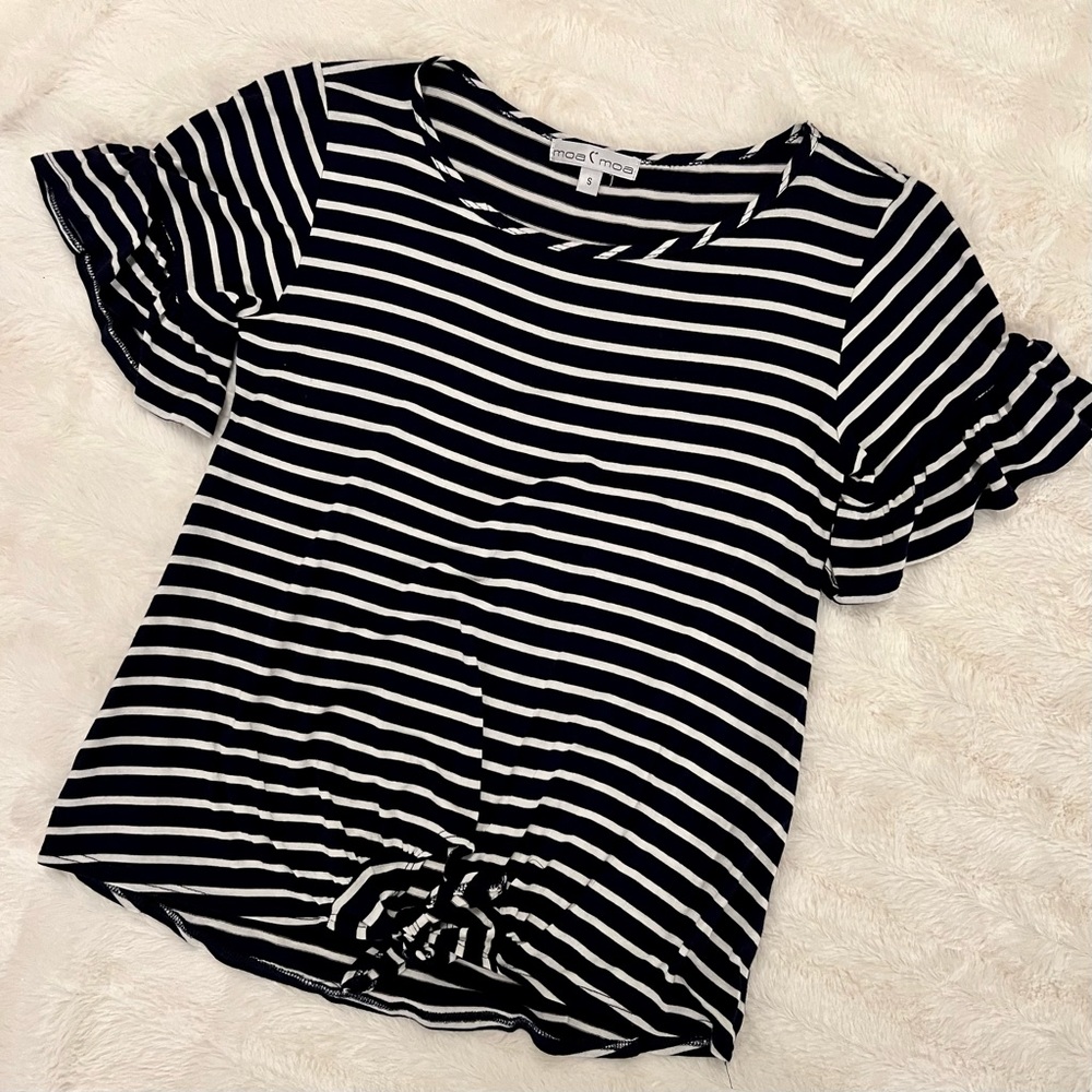 Boa boa navy blue and white ruffle sleeve top. Size small